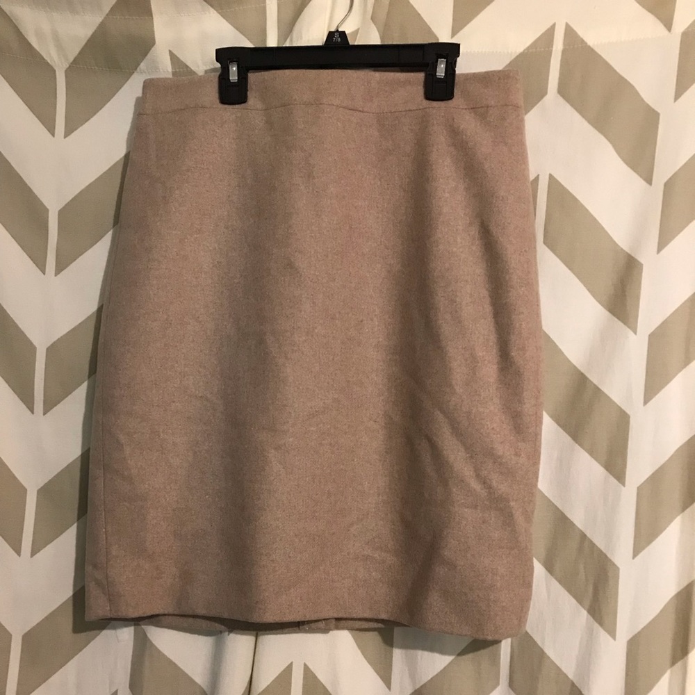 Women’s Pencil Skirt.